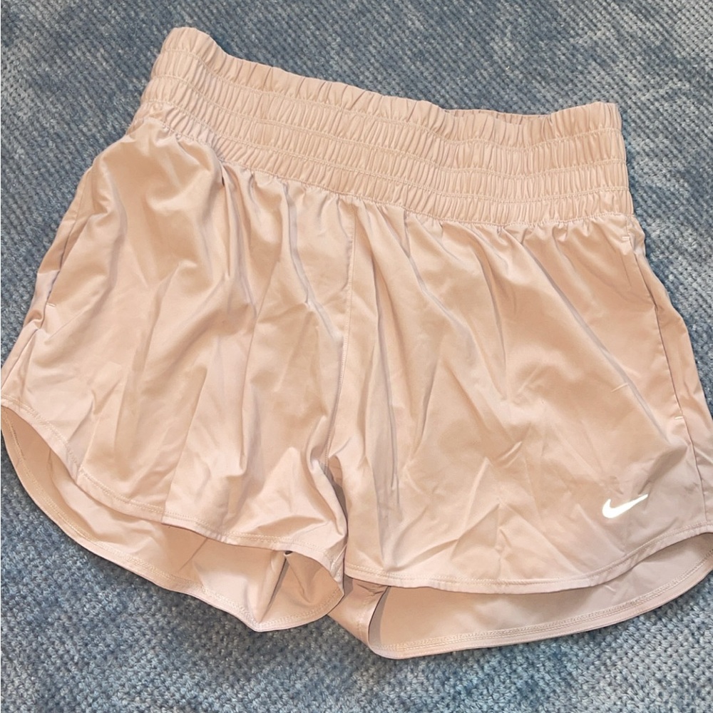 Nike Dri-FIT Shorts in Soft Pink